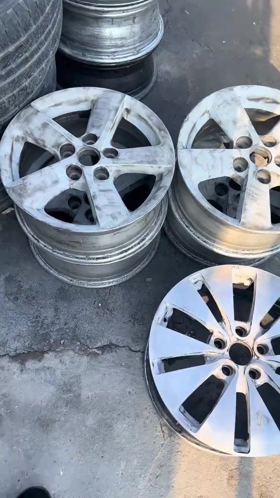 السلام عليكم شباب خدمات مالك المياحي بخدمة الناس الطيبه دائما بيع وشراء ومراوس جميع انواع الويل كبات والويل الحديد صبغ الويل الحديد والويل كب حراراي مع الضمان تعديل الويل كب بالجهاز جلي الويل كب مكاني بغداد حي أور مقابل نادي النفط خدمات مالك المياحي ***********
