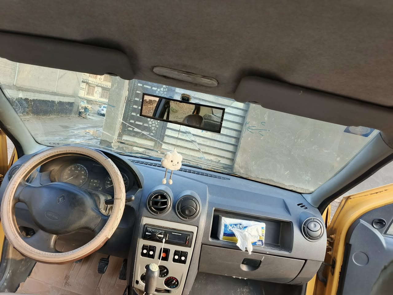 سلام عليكم للبيع رينو لوكان موديل 2010سياره رقم بغداد الدولي مناقصه شي خلاص كير محرك وحداديه كهربائيات كله شغاله دوشمه  ارضيات وكشنات كله جديده سعرها 34وبيه مجال 
مكاني بغداد /اللطيفيه 
***********
