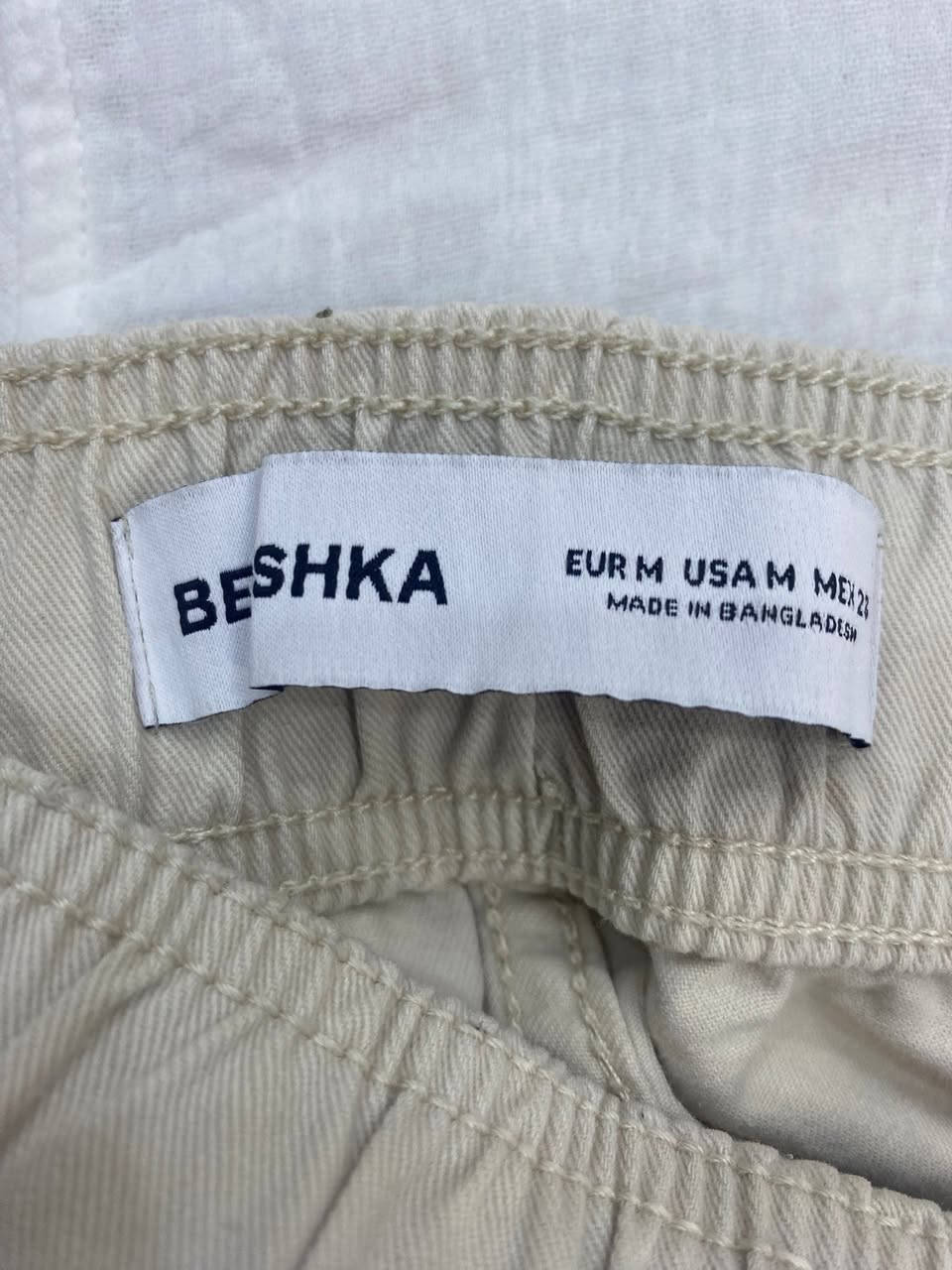 سيت كامل BERSHKA
قياس M القطعتين
القميص لنن 
قطن 💯 
بنطرون كارغو بيجي
نظافة 💯


**إذا كنت صاحب هذا الإعلان وتريد حذفه لأي سبب، رجاءا أرسل رسالة إلى الدعم الفني**