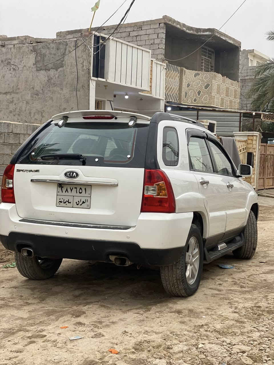 السلام عليكم سبورتج ٢٠٠٩ للبيع محرك ب الكارتون ما مفتوح جديد محرك ٢٠٠٠ دوش رقم سليمانيه سنويه ما ساقطه تخم تايرات جدد كهربائيات كلهه شغاله سياره اي نقص ما بيه وارد خليجي فتحه سقف بانوراما فول ما مواصفات ما عدا البصمه مكان ديالى بعقوبه سعر ١٢٢ ورقه بي مجال لشراي رقم الهاتف للاستفسار ***********
