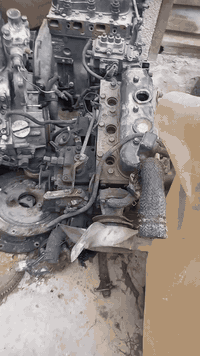 مرحبااشتريت محركات للسيارات ..اجتي وياها هاي المحركات كابوتة ٤ بستم و٣ بستم و٢ بستم محركات كاملة مع تفرعاتها ابيعها شلع كلهن ١٦ محرك للاستفسار 
***********
