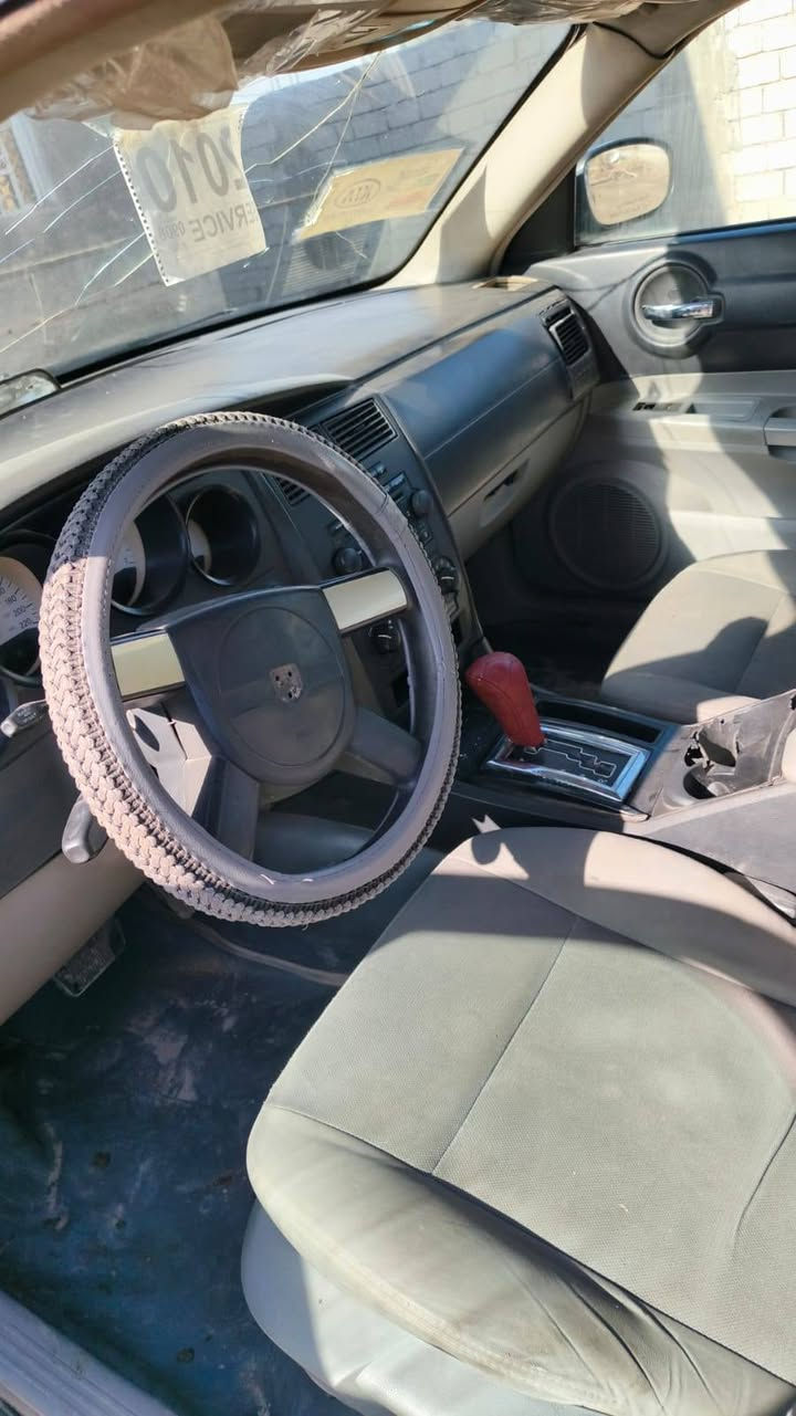 سلام عليكم للبيع فقط جارجر أدوات أدوات بدون كصه
متومه بغداد الاماني سنويه عضم عاج ويه الشاصي كير محرك كير تبريد تدفئه خير من الله 
 السعر 35 وبيه مجال 
مكان السياره اربيل 
رقم ***********
واساب فقط 
السياره تحتاج بوليش صبغ بيه جراد بعض الاماكن وشكرآ
