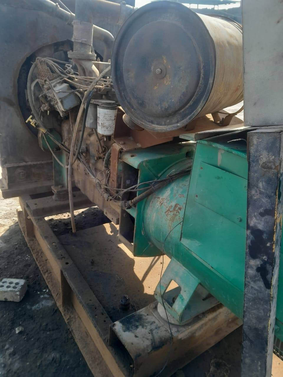 للبيع كمنز 114 /24ولف توليد 200kvaلونسومير بم كهربائي بلادي اتصال ***********
***********
