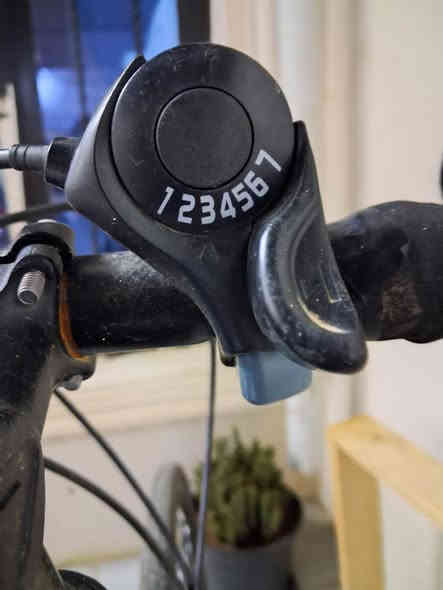 بايسكل للبيع نظافه ٩٠%
نقص عكرب تبديل كلة بلاد 
السعر ١٥٠ بي مجال قليل 
للتواصل اتصل على الرقم 
***********
