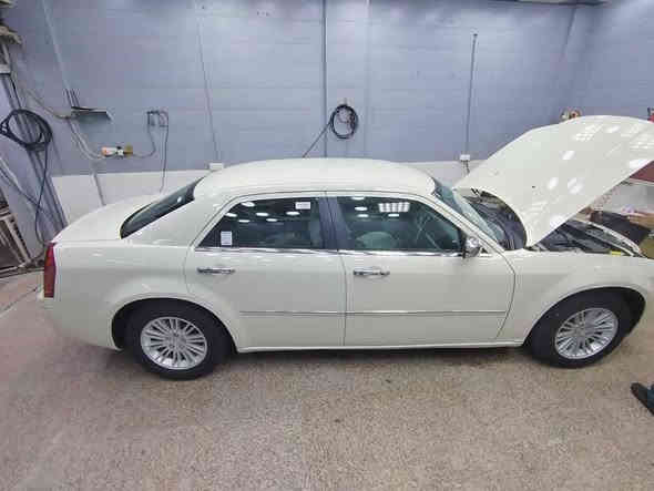 ياالله موديل ١٠ سياره جاهزه مال جناي مامشتغله خط سونار مرفق مع صور كفاله ضربه وصبغ تقسم بوب فقط سعر ١٤٠ قفل 🔐  رقمي ***********
