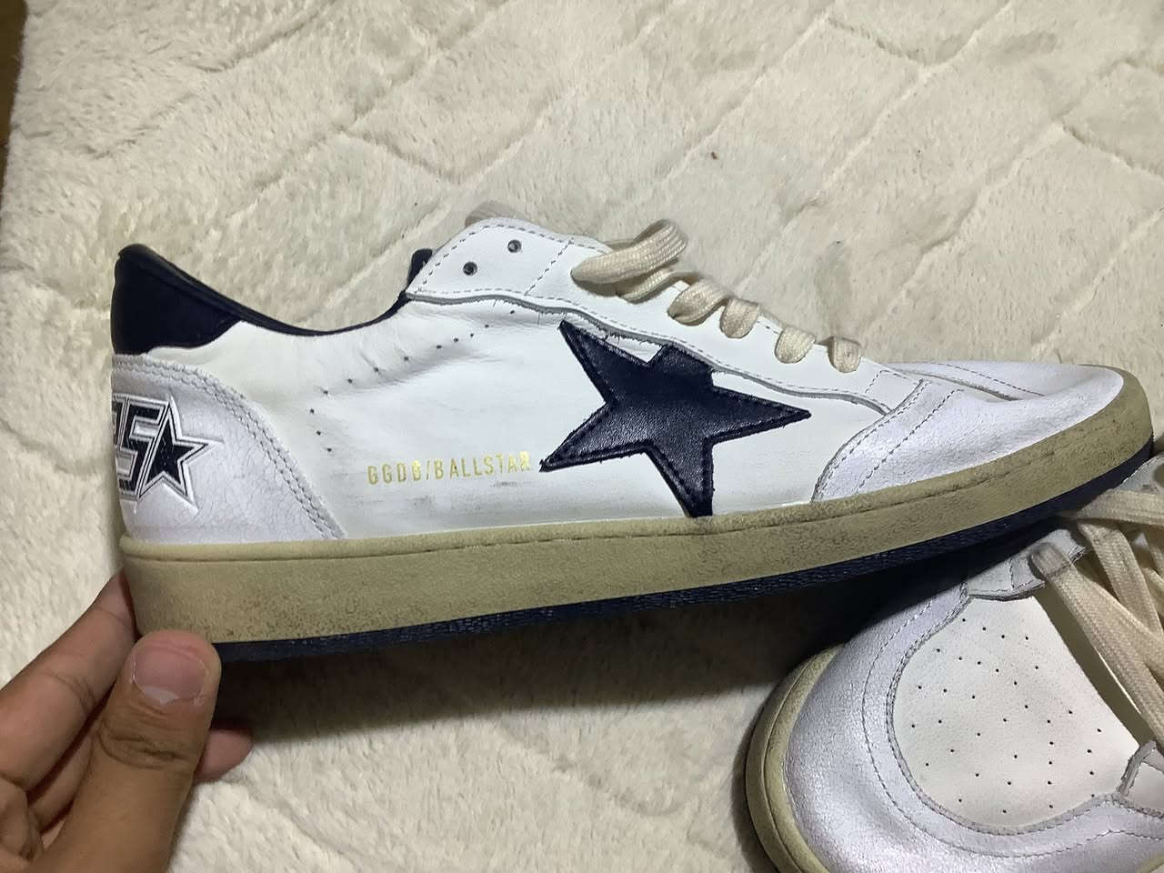 حذاء ماركة Golden Goose قطعتين جديد غير مستعمل صناعة إيطالي اصلي قياس 45 يلبس 44 و 45 قطعة اصلية سعر قطعة 30 قفل  معا توصيل مكاني ديالى بعقوبة عندي توصيل إذا ما تقدر تراسلني اكتب بالتعاليق واني أراسلك و


**إذا كنت صاحب هذا الإعلان وتريد حذفه لأي سبب، رجاءا أرسل رسالة إلى الدعم الفني**