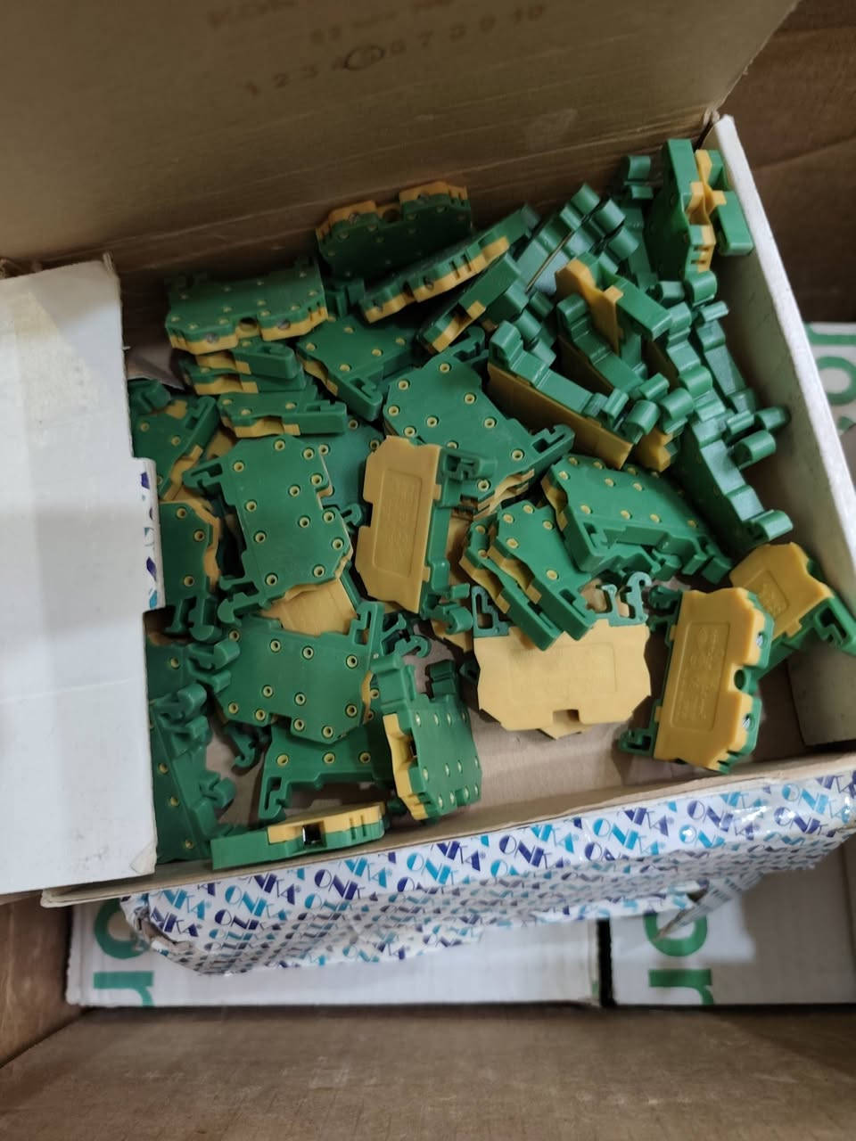 1 box 10000دينار
***********
