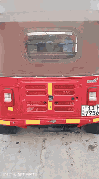 سلام عليكم تكتك ١٨ معمره دوس اماميه فقص ومصبوغه عام رقم نكليزي بسمي مكان شارع فلسطين5ملاين  عارضه شراي يخابر ويدلل ***********
