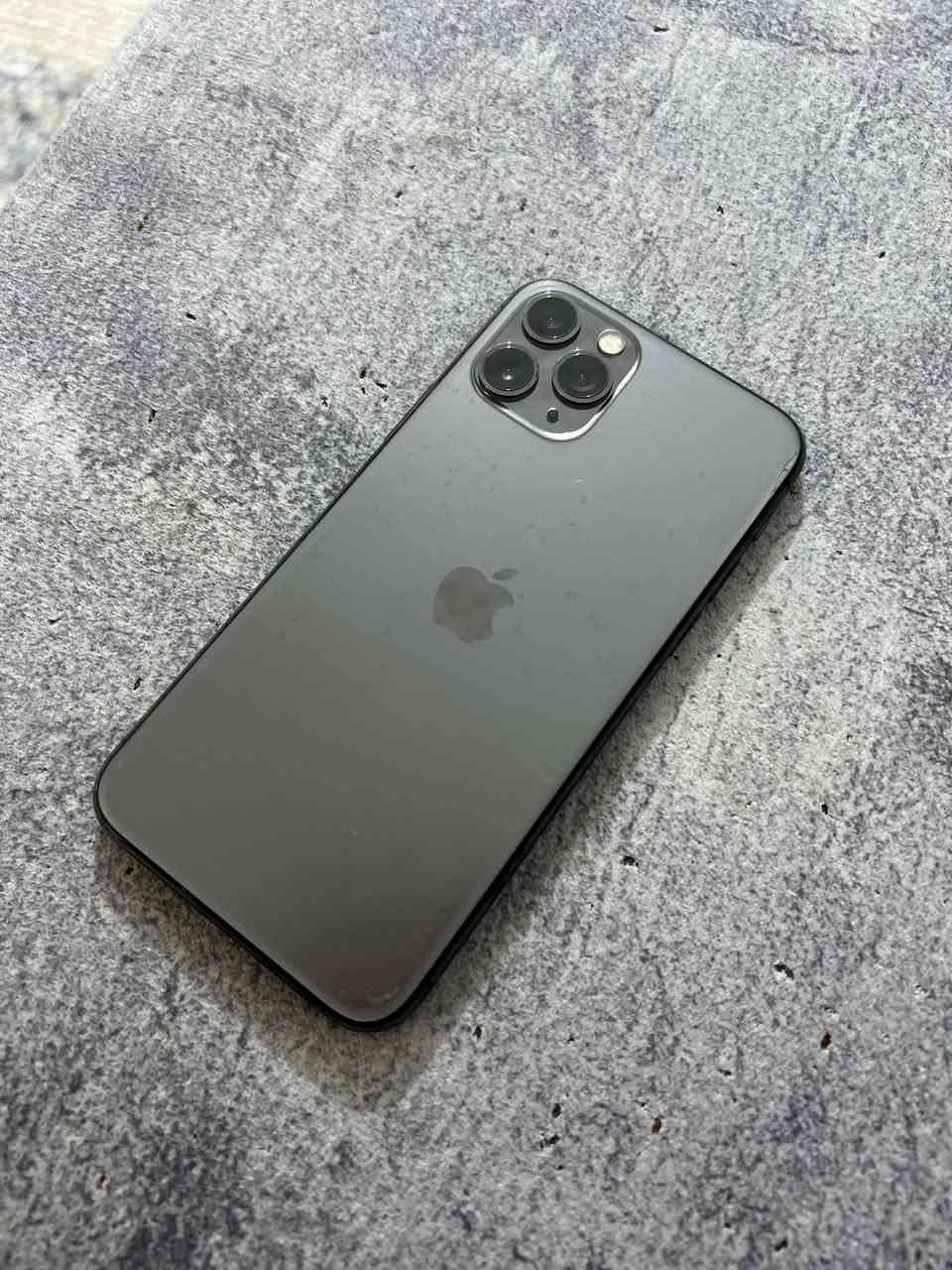 ايفون 11 برو فقط
ذاكره 256 بطاريه 79
ممبدل بي اي شي كله شغال بصمه صوت كامرات اتصال نت كله فول 
جهاز فقط بي نقطه سوداء صغيره كلش 
قيم واخذ السعر الي يعجبني ابيع
***********
مكاني بغداد او كربلاء
