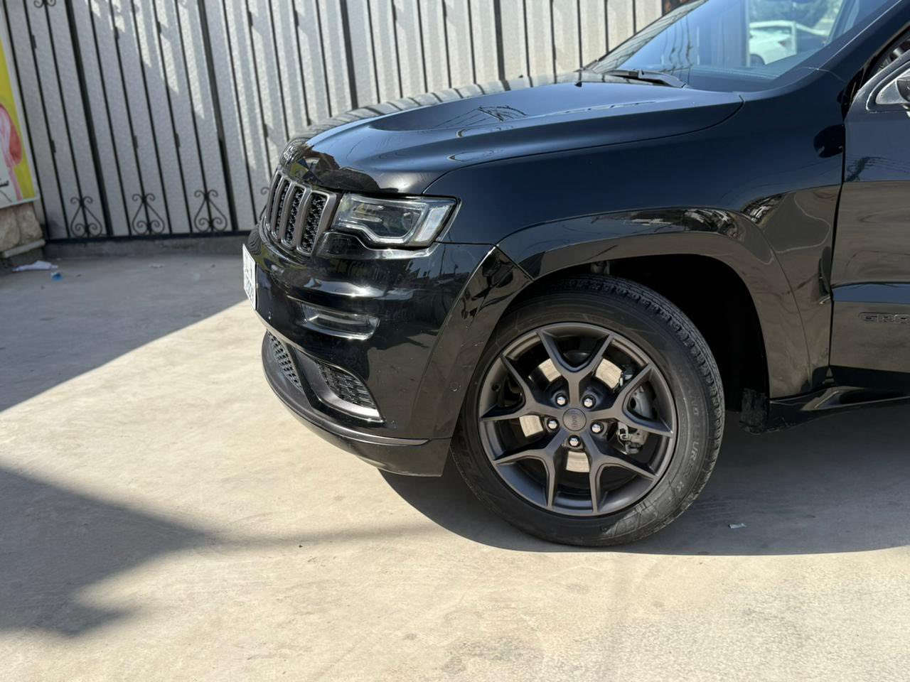 لام عليكم جيب خليجي S فول موديل 2020رقم بغداد بيهة طلقة بلبنيد وبارد في الجامغ فقط ماشية 57.000
السعر 31/000 وبيهة مجال بسيط
للتواصل ***********مكاني بغداد
