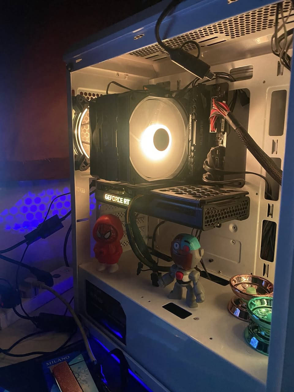 سلام عليكم شباب سيت اب كامل للبيع  المواصفات    موضحه بل صوره ابيعه بلكامل *********** للتواصل  ما صارلي 3 اشهر من اخذتهه
