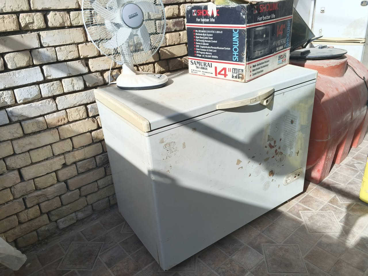 سلام عليكم مواد مستعمله للبيع اليريدهن يتصل ***********
