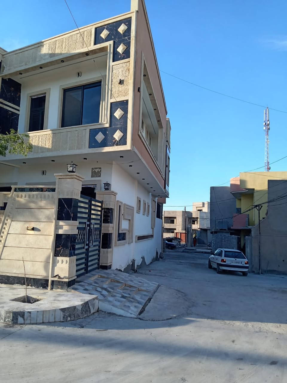 السلام عليكم
عرض اليوم من مشيرفه الاولى قرب جامع العلي 
بيت للبيع ركن 
مساحة ✏️ 📐 البيت 
100 م ركن 
بناء حديث فوول كامل من كل شي 
مواصفات البيت حلو 
طابقين 2️⃣
الطابق الاول 1️⃣
غرفتين نوم /هول /استقبال / كراج /مطبخ / صحيات 
طابق الثاني 2️⃣
ثلاث غرف نوم وصحيات وهول 
للاستفسار مراسلة الصفحة او الاتصال عل ارقام التاليه 
☎️☎️☎️☎️☎️☎️☎️☎️☎️
📱📞***********
📱📞***********
نستقبل عروضكم العقاريه عبره مراسلة الصفحه او الواتساب 
عنوان المكتب📍موصل سايدين حي البعث 

دليل عقاري _ عقارات الموصل 
#عقارات_الموصل_للبيع
#السنبلة_للعقارات
#عقارات_الموصل_للإيجار
#17تموز_الموصل
#بيع_وإيجار
#عقارات_الموصل
#بيت_للبيع
#مشيرفة
