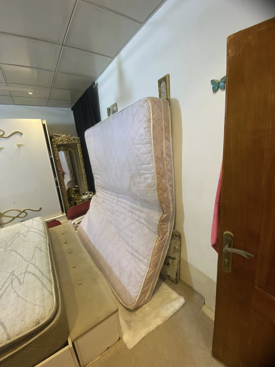 للبيع
***********
