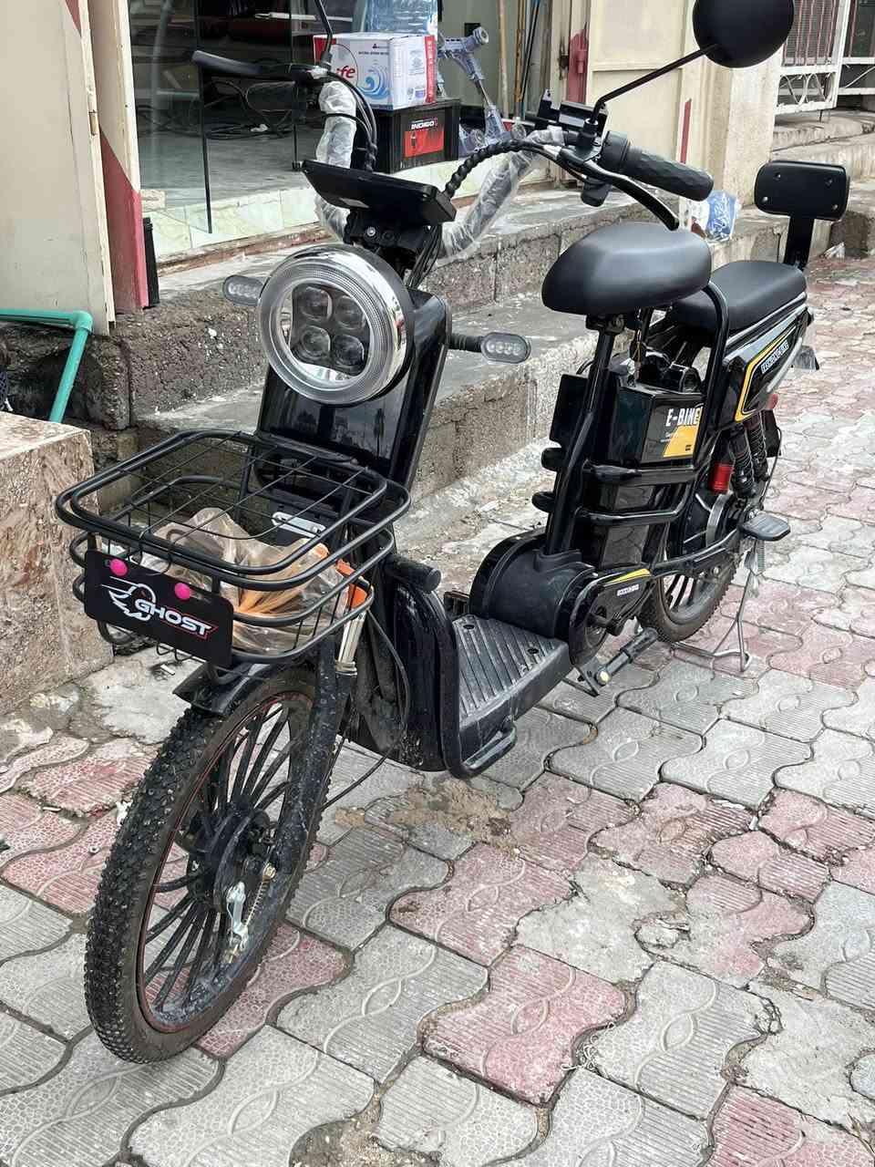 ماطور شحن للبيع اي عيب مابي قليل مستخدم بطاريات اخو الجديد كهربايات 1/1 

الرقم ***********
