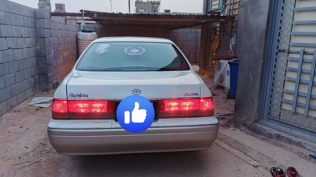 سلام عليكم اخوان كراون راس ثور للبيع مديل 96 سياره كفاله كصه ونقل وضربه وكير ومكينه المحرك 3000 سياره بسمي سنويه ل 28 رقمها بصره جاهز من طول الطول سعرها 115 وبيه مجال رقم الهاتف ***********
