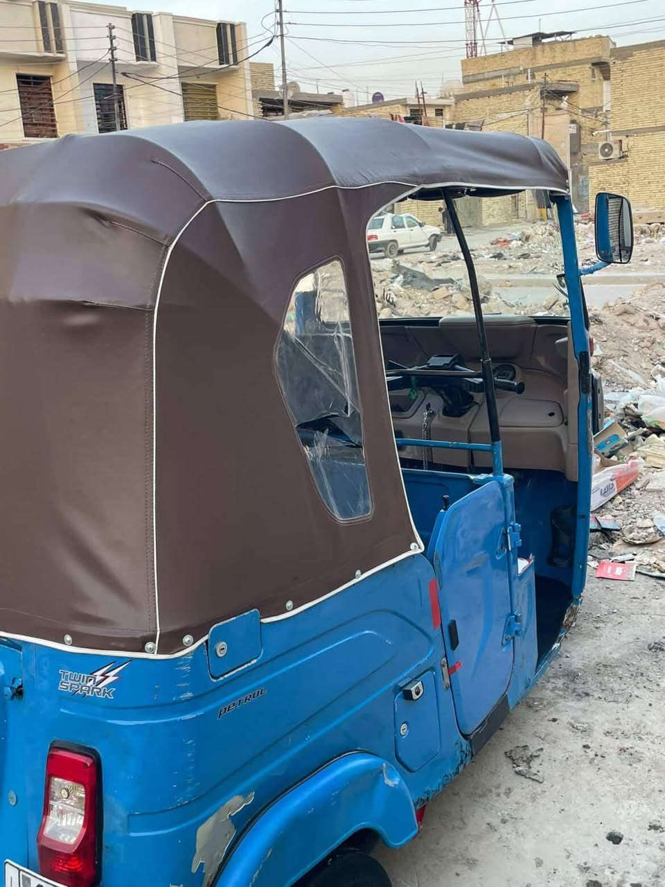 سلام عليكم تكتك للبيع موديل 2021بيهه سفحتين مكينتهه كلش نضيفه كبل للشارع كهربائيات تكتك كلشي بيهه كامل كفاله  رقم و سنويه انكليزي تحويل ثاني يوم السعر خاص***********
بي واتس
