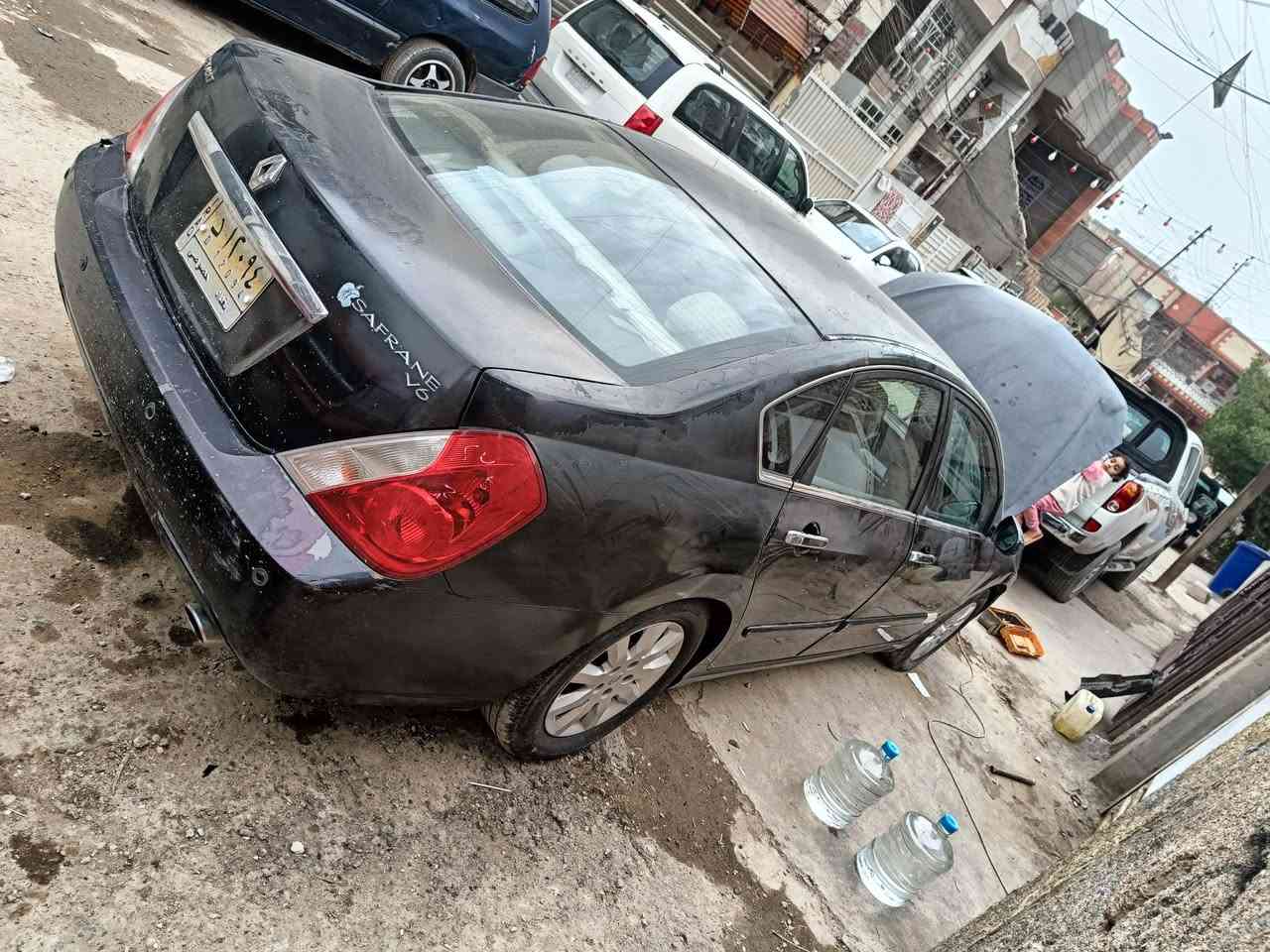 السلام وعليكم رينو سافران 2009 6سلندر للبيع ب45وبيها مجال مكينه كامت السياره ماشيه 149فقط جديده بمعنه الكلمه ماكاني الامين الثانيه وتحياني ***********
