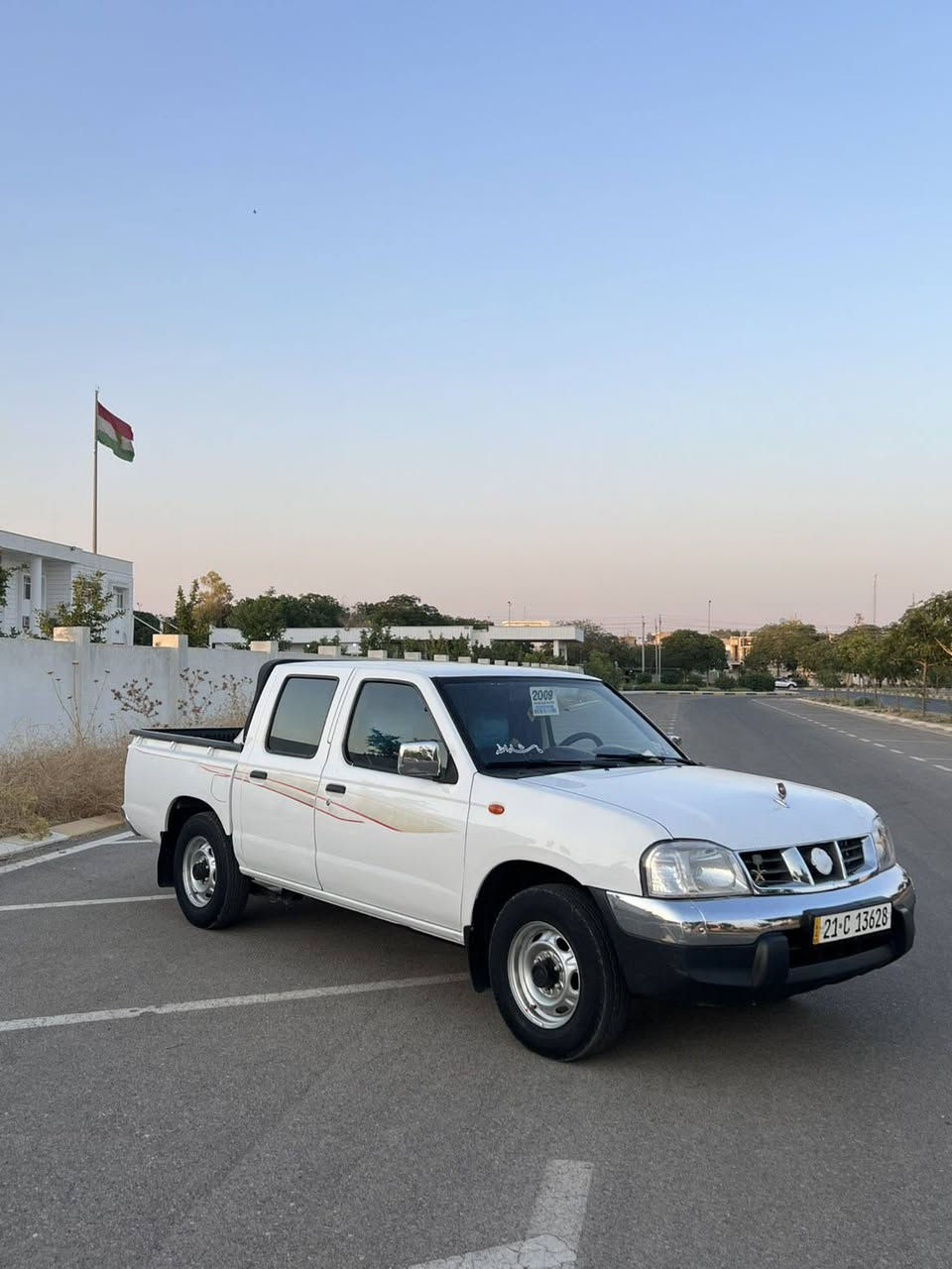نیسان پیکاب مۆدیل 2009
ڕەقەمو سەنوی تازەیە تا 2030
کامل سیرڤسی بۆ کراوە 
مەکینەو گێڕو ئەکسل بەشەرت
دینار مەسروفی نیە داعامی بۆ دەعامی بەشەرت چوار تایەی لۆک 
پەڵە پەڵە کارتو بۆیاغی هەیە 
سیارەکە تا بڵی جوانە و بێ کیشەیە 
ناونیشانی کەلارە 

سعر 128مەجال
ژم*********** كالار, السليمانية
