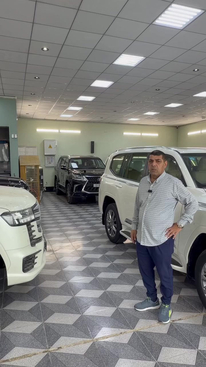 للبيع لاندكروز. م. 2023. لمتدد ساز. بعقوبة معرض الايمن لتجارة السيارات.  ***********.  او. ***********.  محرك. 6. تنفس طبيعي.
