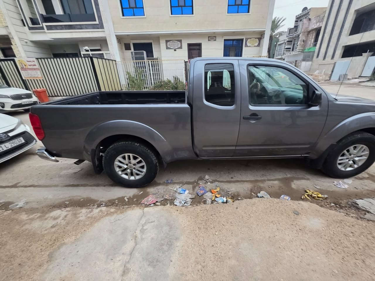 ع نيسان فورنتيرا قمارة وربع 🚘 – فرصة مميزة
🔹 الموديل: 2018
🔹 الوارد: أمريكي
🔹 الممشى: 65 ألف فقط
🔹 المحرك: 130 قوي واعتمادي
🔹 القير: أوتوماتيك
🔹 الدبل: متوفر
🔹 اللون الخارجي: سلفر
🔹 قمارة وربع (King Cab)، عملية لجميع الاستخدامات
🔹 الداخلية: مقعدين ومقعدين صغار لل اطفال
🔹 
🔹 النوافذ: كهربائية
🔹 حالة الميكانيك: ممتازة، السيارة تمشي بدون مشاكل
🔹 الملاحظات: السيارة بيها ضربة جاملغ وبنيد فقط

💰 السعر: 140 ورقه (مجال قليل)
📍 المكان: البلديات
🚘 رقم السيارة: بغداد الدولي الجديد

📞 للاستفسار:
770 186 3739
782 883 6488


**إذا كنت صاحب هذا الإعلان وتريد حذفه لأي سبب، رجاءا أرسل رسالة إلى الدعم الفني**