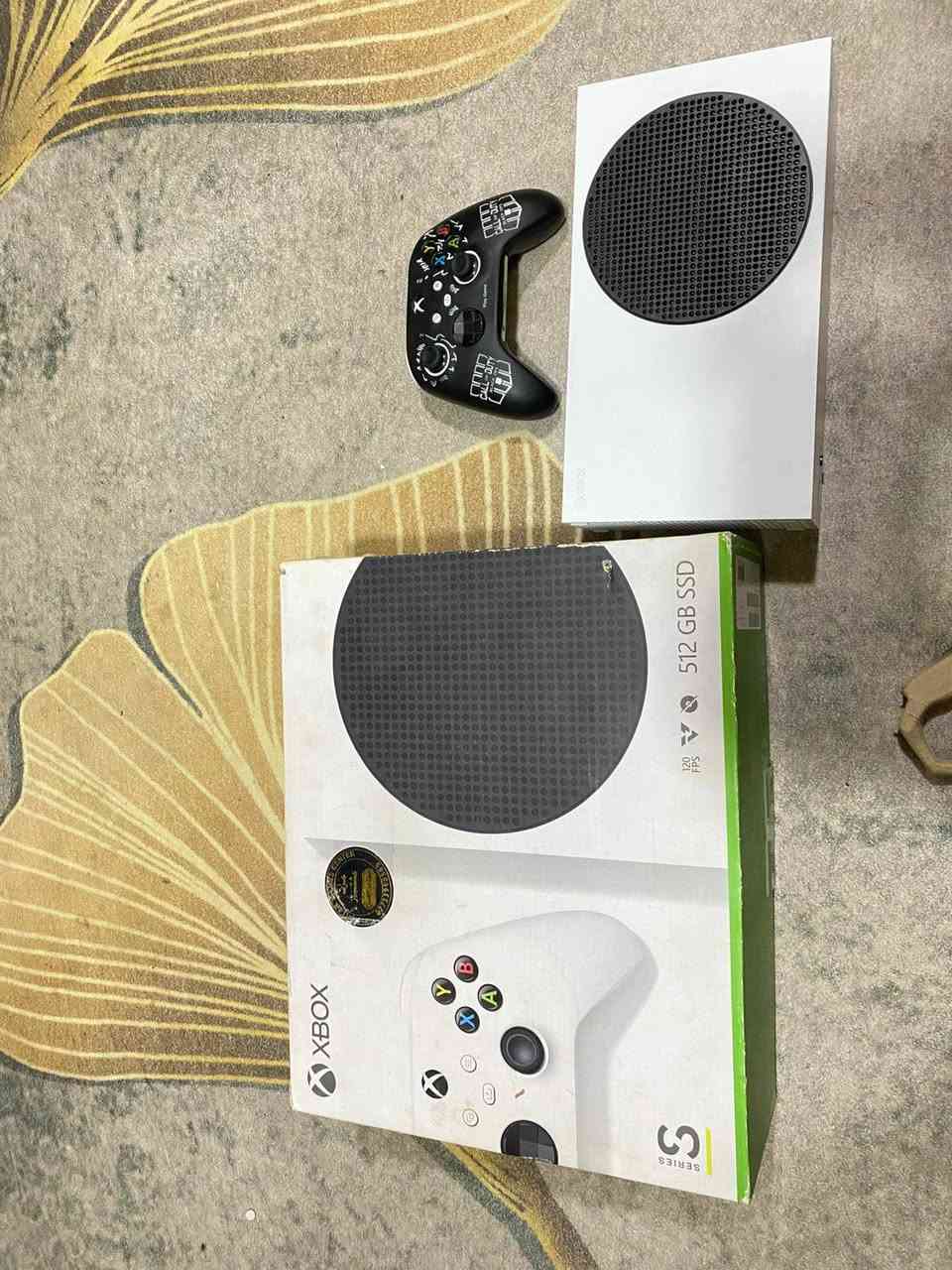 للبيع: Xbox Series S بحالة الوكالة 🎮
الحالة: نظيف جداً واستخدام خفيف (شغال 100%).

​الملحقات: كافة الكابلات الأصلية + اليد الأصلية+الكارتونة مالتة.

​السعر: 300 ألف دينار (قفل).

​للتواصل والاستفسار:[***********]
