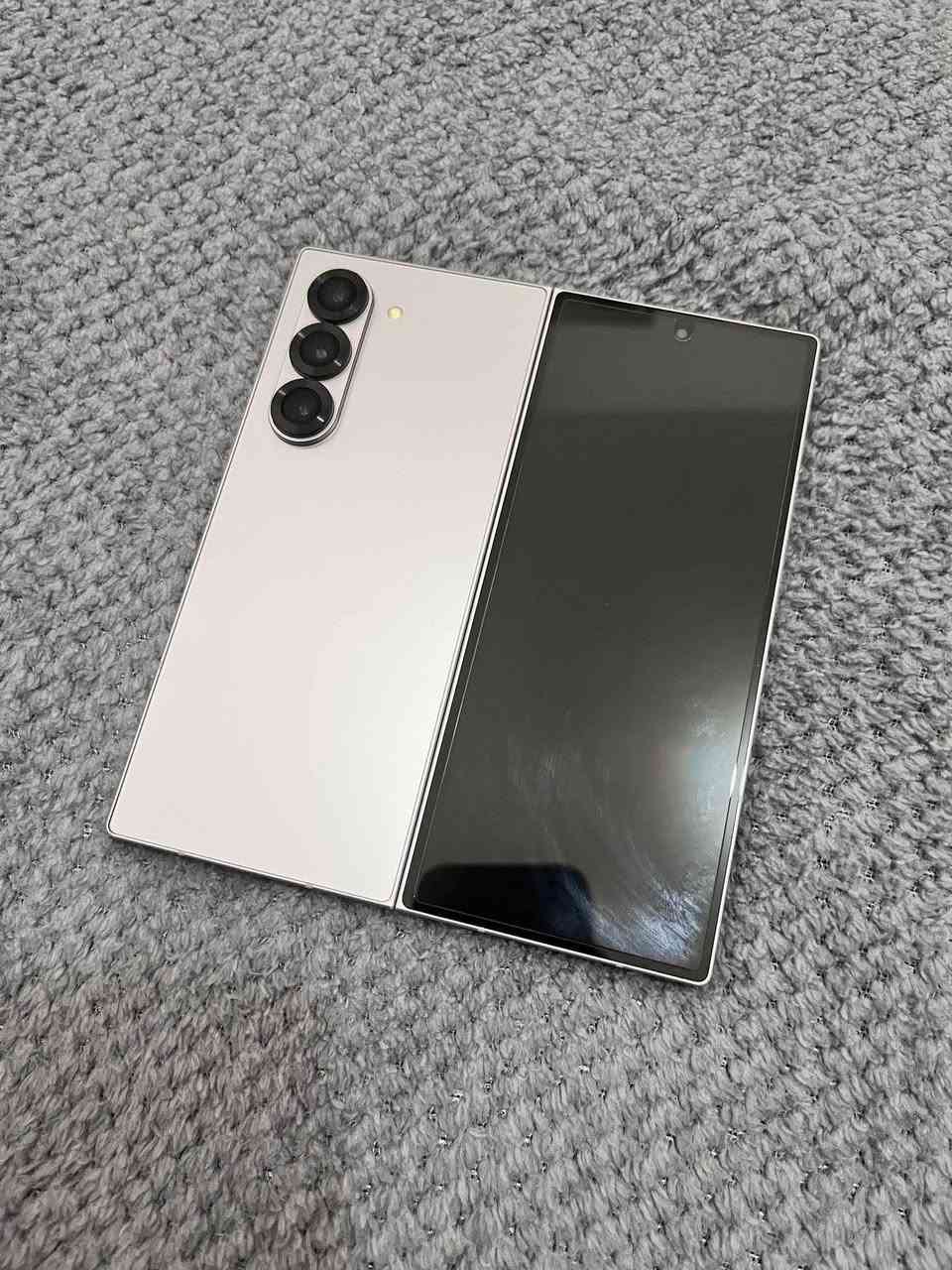 سلام عليكم
جهاز z fold 6 امريكي ذاكرة 256
نضافة 100%
يشتغل wifi only 
مقفل الشريحة locked SIM
بدون ملحقات
السعر 650 الف نهايته
توصيل لكافة المحافضات


**إذا كنت صاحب هذا الإعلان وتريد حذفه لأي سبب، رجاءا أرسل رسالة إلى الدعم الفني**