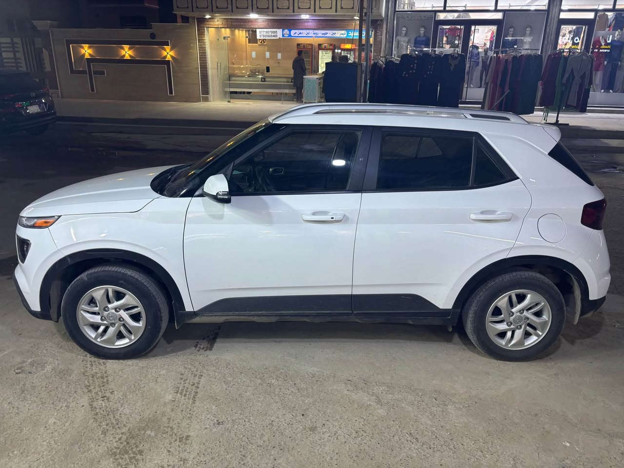 فينو موديل 24 دخول جديد ماشيه 3000 فقط حادث السياره بنيد تبديل وخشم الجاملغ الايسر وبيهه تصليح بدايه الشاصي فول بصمه السياره عدا الفتحه بدون رقم السعر120 مكان السياره حله الجمعيه ***********
