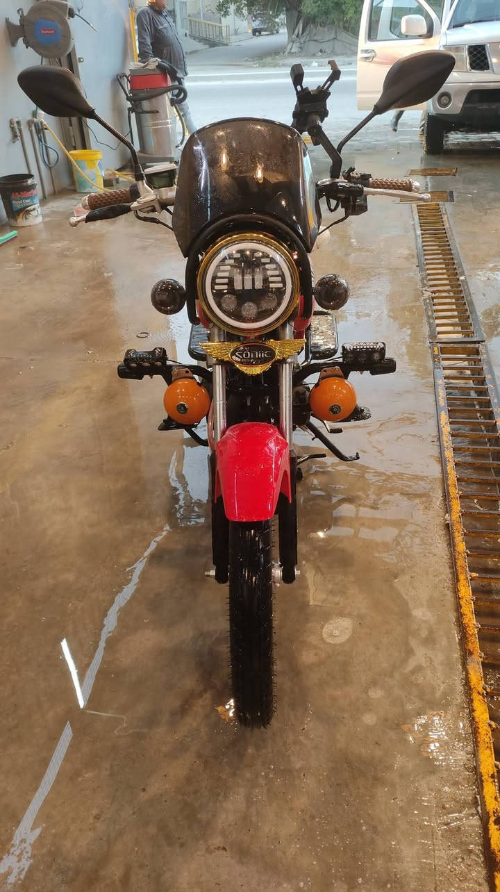 سولنك Nماكس للبيع
مديل 26  رقم وسنويه  
صارلهه 10 ايام طالعه من لوكيل  زيرو الدراجه  مكينه 200cc  مكاني نجف حي ميسان ***********
