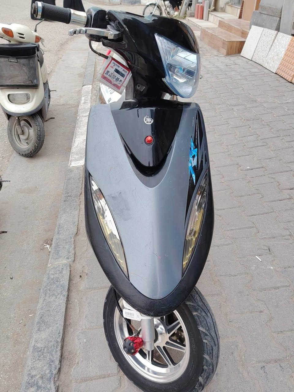 السلام عليكم دراجه ماكس عدله للبيع بلادي ٤٩ دراجه نضيفه اي نقص مابيه كفرات بلادي مكينه مامفتوحه بيه تزويدات خارجيه شوفت عينك  كهربائيات كله شغاله لايت عالي ناصي قفل جنطه قفل سكان كله شغال شراي يتصل مكاني كربلاء حي الموضفين مكلف بنشر رقم صاحب الدراجه *********** سعر 625 وبيه مجال قليل
