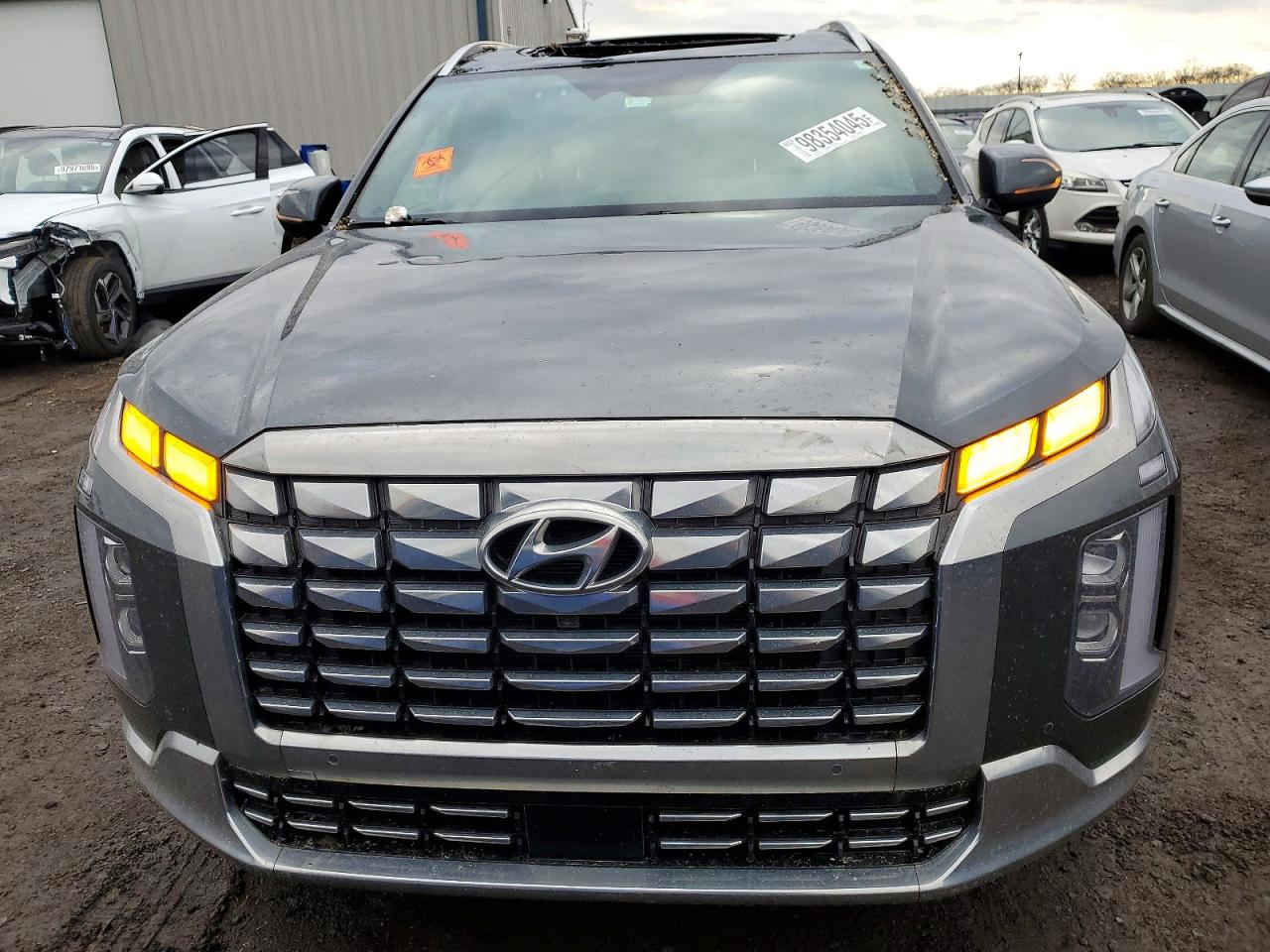 #أعـــلان_مــــــــــزاد #مكتب_بوابة_دبي
سعر نقل مخفض الى جميع الموانئ
ـ نوع السيارة : 2024 HYUNDAI PALISADE CALLIGRAPHY
ـ تاريخ المزايدة : 20/2/2026 الساعة 6:00 مساء 
ـ السعر : حسب تاريخ المزايدة المذكور أعلاه: 225$ دولار 
ـ الضرر والمواصفات : حسب الصور المرفقة
-جميع السيارات الهايبرد الكهرباء معفي
من الكمرك الضريبة والرقم مجاناً
ملاحـــظــة .. السيارات المعروضة داخل الصفحة هي مجرد نماذج بسيطة للمزاد
وللمزيد من المعلومات الحضور الساعة الرابعة عصرا الى مقر الشركة الكائن في:
شارع الحزام الاخضر المدينة المايئة- مقابيل حي العدالة #النجف_الاشرف
المكتب ***********
زيد الطفيلي***********
عبد الله الزاملي***********
للانضمام لكروب الواتساب اضغط ع رابط
https://chat.whatsapp.com/HEg5DTFOYCnFPwSoSvOuuq
