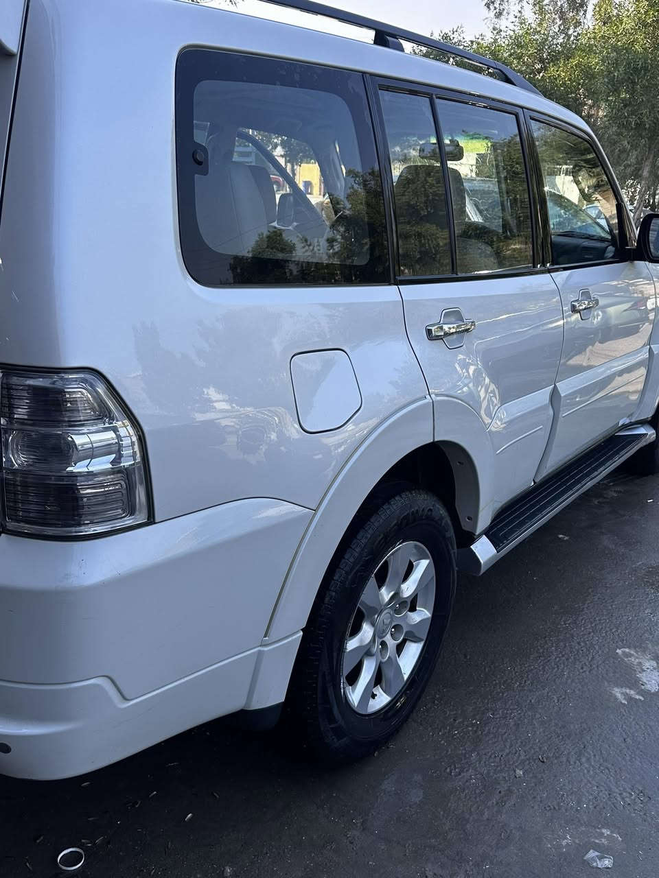 السلام عليكم 
باجيرو 2012 فول 
بيه بنيد تبديل ماشيه 151
محرك مفتوح 
سياره بدون نقص 
سعره 142 وبيه مجال 
***********
بغداد السيديه
