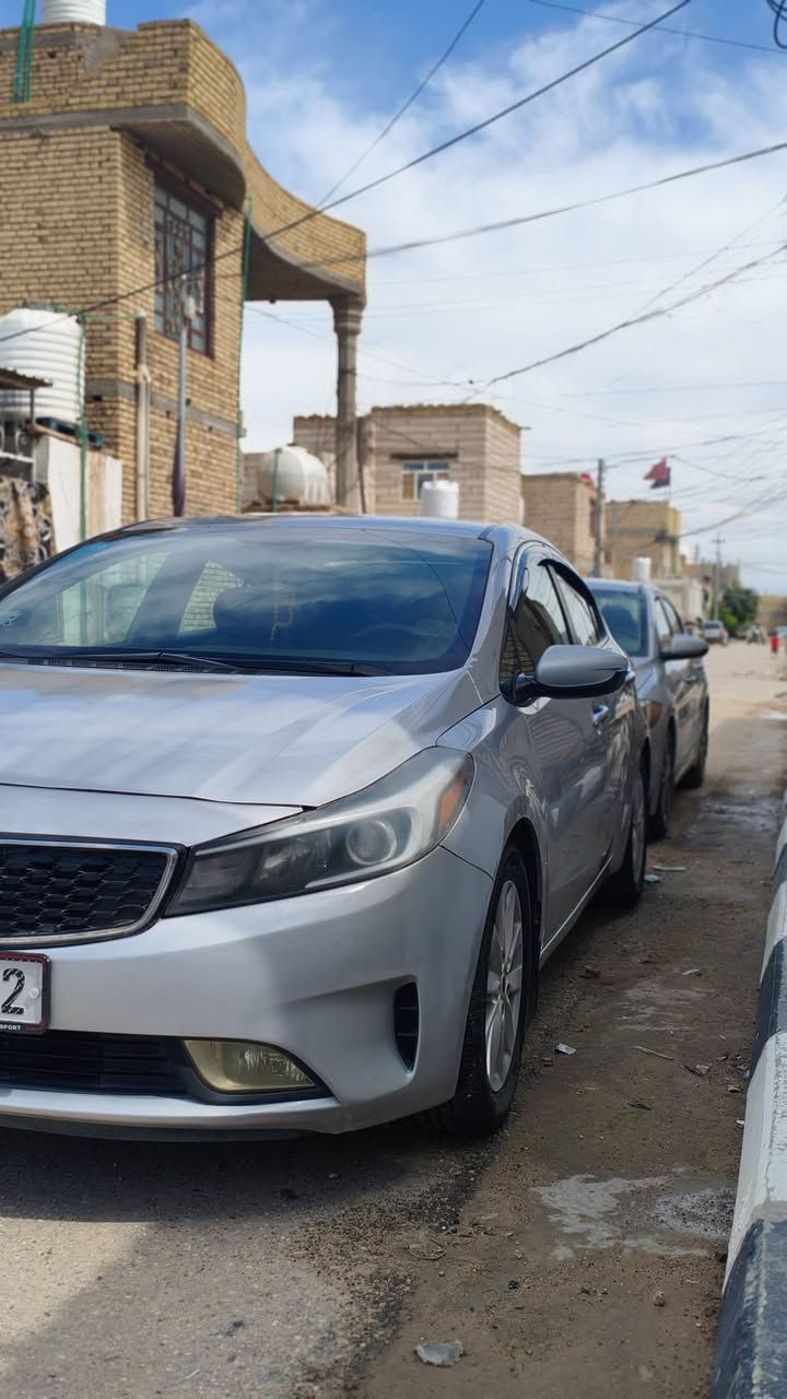 يا الله
كيا فورتي موديل 2018 
وارد امريكي محرك 2000 دوش 

حادث بنيد فقط 
السيارة نص فوول شاشة كامرة نضام ايكو تحكمات ستيرن …
رقم وسنوية وهزة جدد  جددتهم باسمي رقم ذي قار  الجديد 
صدر تايرات تبريد تدفئة كلشي جاهز السيارة جاهزة وكبل للشارع 

السعر125 بيها مجال للشراي
العنوان ذي قار مركز 
***********
