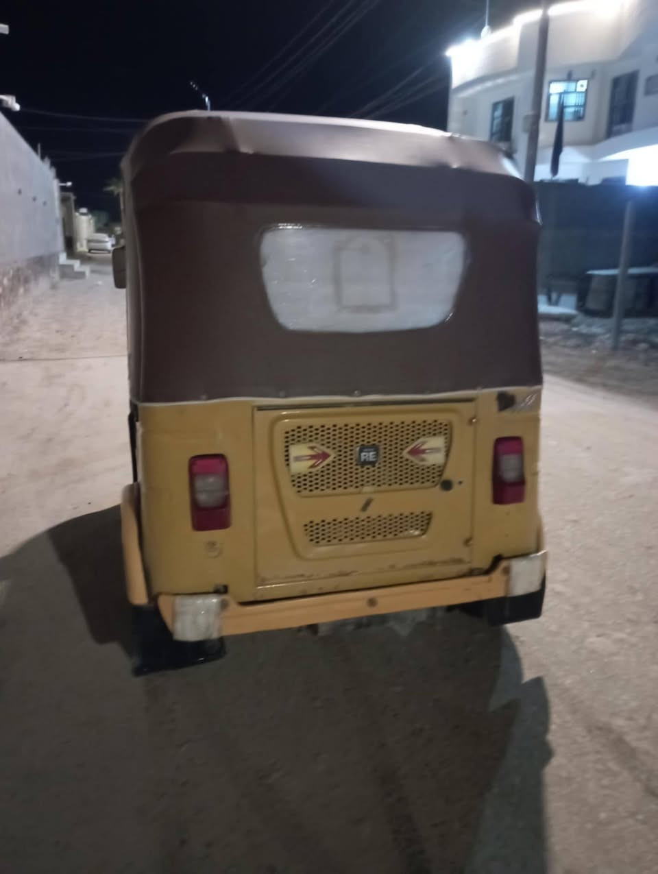 سلام عليكم شباب تكتك مديل 21 داخله ب20مكتوب بلوراق 20 تكتك نضيفه مثل ما اموضح بلصوره بس اشويه خياس وره بلباب مكينه امجفته مره وحده شركه تكتك ما نقصه كلشي مال شغل اللسعر 6و200بيه مجال حك اللجيه اني مكلف بلنشر اللرقم ***********
