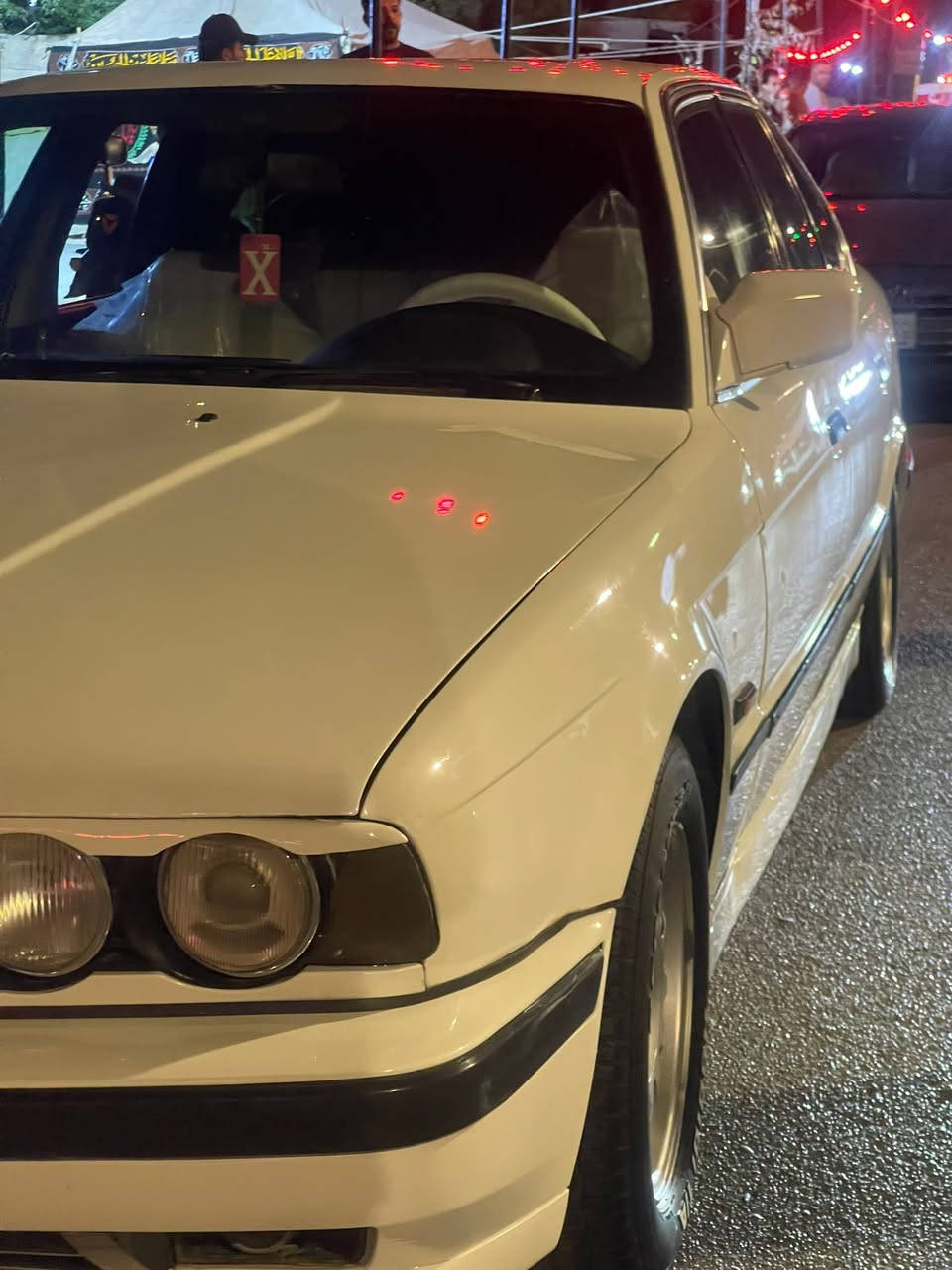 السلام عليكم  BMW 525 موديل 1991 كير مكينه كفاله حداده نضيفه غرفه نضافه80% بدي جديد كلش بيهه حزام السياره كهربائيات شغاله نقصهه فقط تبريد السنويه منتهيه السعر ٥٠ وبيهه مجال بسيط عنوان البصره للتواصل *********** واتساب واتصال
