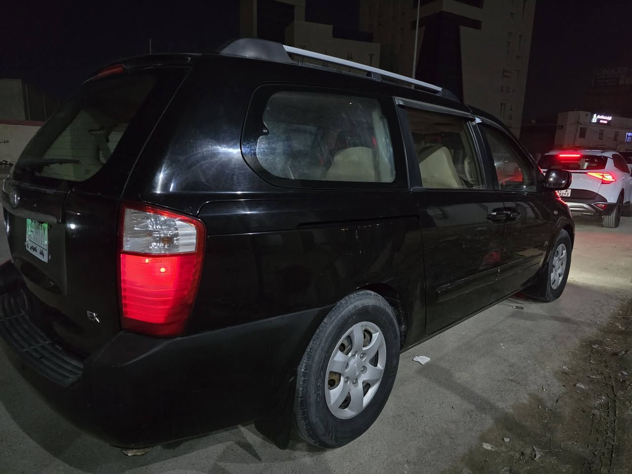 السلام عليكم للبيع كيا كرنفال وارد امريكي
 موديل 2008 السياره جديده وجاهزه من كل شي كير ومحرك جديد شرط بلكارتون
تحكمات جام كهرباء
كهربائيات السياره جاهزه وكامله
تبريد شغال
مكينه 3900 كاز
 السياره رقم بغداد الماني مشروع وطني سنويه نهاية  2026  السياره احلى من الصوره بيهه جاملغ الامامي جهة الصدر وقبق الجنطه شرط بدون فتح
داخل رصاصي 
شاشه كبيره
كامره خلفيه
حساس خلفي
تحكمات
ويل كب
اشاير
السعر 105 وبيها مجال 
المثنى / السماوة
0781 196 5005
