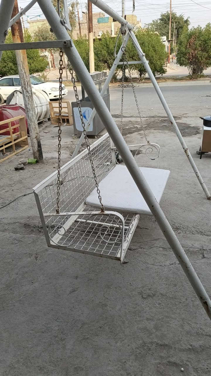 السلام عليكم مرجوحة للبيع كلش نضيفة المكان الحسينية مال راشدية السعر ١٠٠
***********
