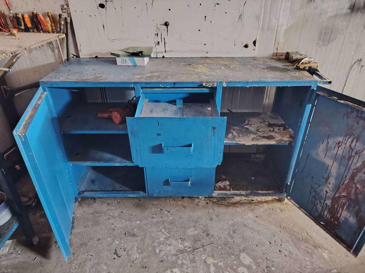 طاوله تعديل مع طاوله فيتر جديد بعد مستخدم شهرين مكلفني 4 وراق ابيع 3 ورقات بيها مجال رقم موبايل واتس ***********موقع اربيل بحركه أربيل, العراق
