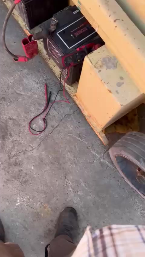 مصاعد كهربائية شحن أمريكا ١٢ متر بغداد باب الشيخ مقبرة الغزالي محل سعد العقابي ابو حسن العتابي رقم وتساب ***********
