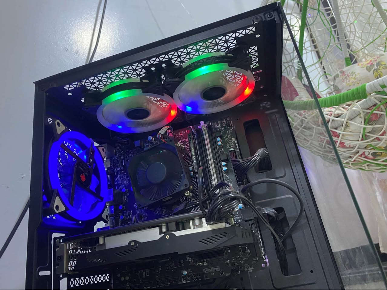 السلام عليكم 
كيس تجميعه كيمنك  
وندوز 11 pro اصلي
المعالج core i5-6500 cpu
مذر بورد MSI GAMING
Ram 16 DDR4 2400 hz
SSD 250 g
HDD 500g
كارت شاشه خارجي Gpu RX580 8g 2024
منصب بيها العاب 
ببجي 
جيتي اي gta v
تومب رايدر 
بتلفيلد 3
كاونتر ستريك
بيس 2021
كول اوف ديوتي
رزنت ايفل 4
كود اوف وار
طاعون A Plague Tale:
السعر 350 الف
مكاني بغداد بغداد, العراق


**إذا كنت صاحب هذا الإعلان وتريد حذفه لأي سبب، رجاءا أرسل رسالة إلى الدعم الفني**