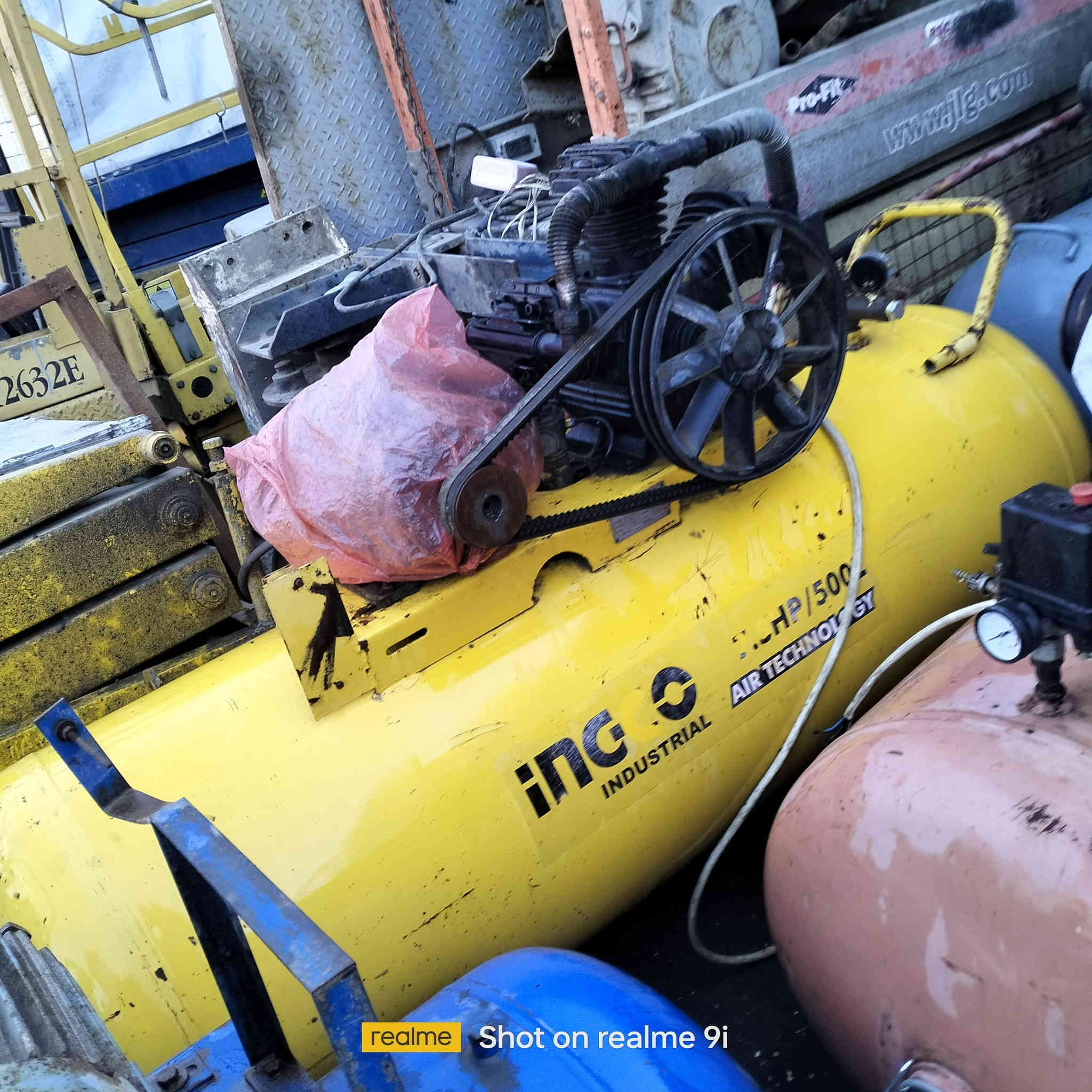 سلام عليكم غراض للبيع باله العنوان بغداد باب الشيخ تطاطع الكرينات الرقم ***********
