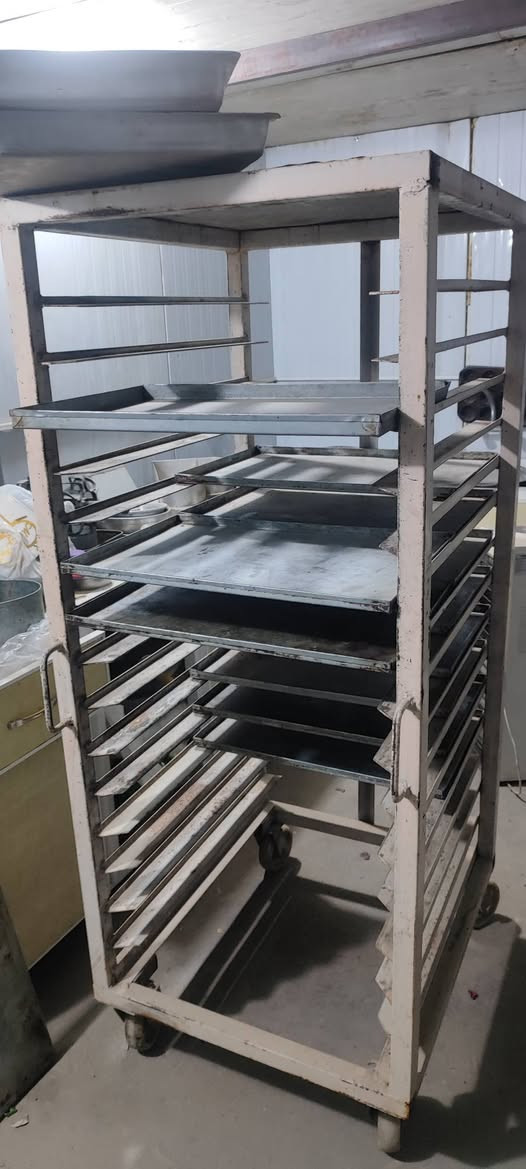 للبيع المكان بغداد الغزالية 
عجاناة 
خلاط 60L
كاونتر وسنك
وغيرها من أغراض المعمل 
للاستفسار ***********
