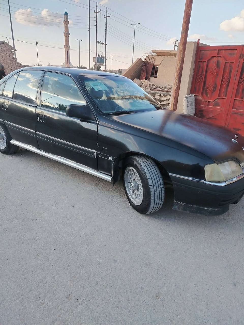 السلام عليكم
اوميكا للبيع ١٩٩٢
محرك مجفت جديد وكير شرط
تخم تاير وراديتر وسلف جديد
باسم  راعيهة تحويل مباشر
***********
