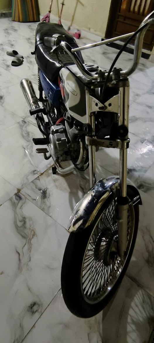 بدون سعر 340 بيها مجال قليل المكان حي الرحمه ثاني قرب مستشفى البناني هاتف ‏‏‪0775 064 9685‬‏
