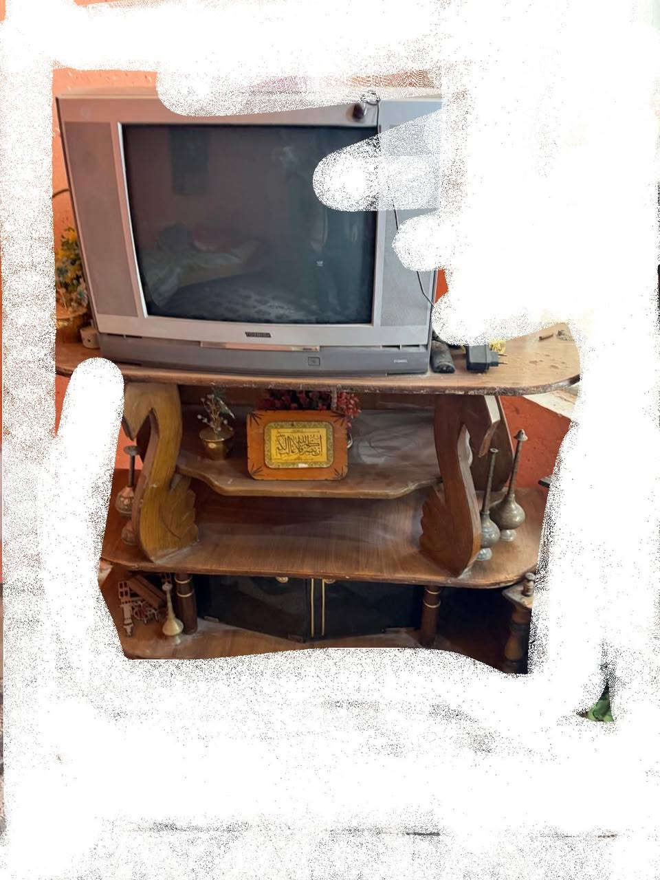 سلام عليكم
غراض بيت قيم واخذ 
الثلاجه جديده ب١٥٠ الف قفلل
***********
