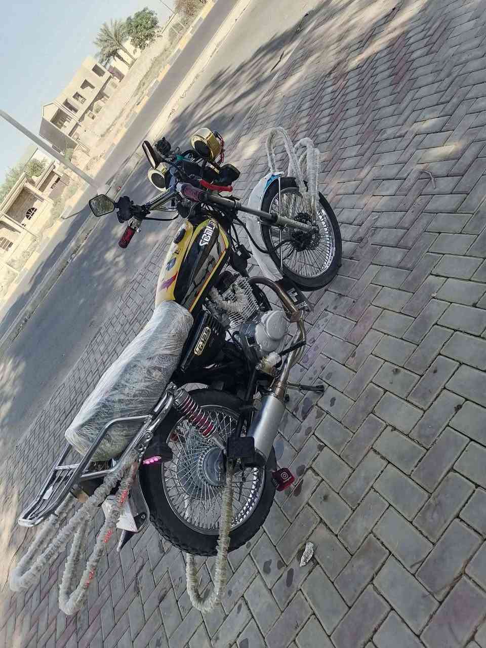 ««««السلام عليكم »»»»
تايكر.... »»»
«««««««....23.....»»»»»» 
جنبزه فول..
نشاط فول 🔥
طيران ✈️
محرك  كيرشرط   نعومه فول»»»» 
كهربائيات كلها شغاله 
 موطور مال جناي ماتصرف  عليه»»»» 
ملاحضه........ 
رجاءءء الموشراي لاتكسر بحلال ناس كلشي»»» 
 موجود بل سوك. 
السعر 500 وبي مجال بيع مستعجل 
الاتصال***********
الاتصال***********

  
المكان بيجي.
