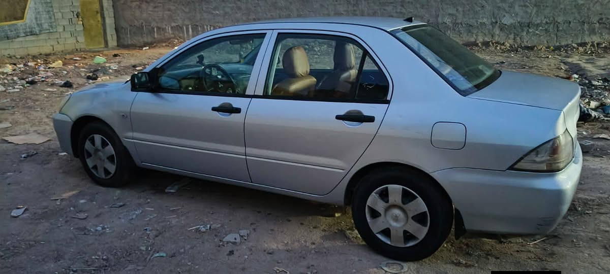 السلام عليكم
لانسر 2010 
السعر (85) الي يجي اله تقديرة 
موقع بغداد السياحي مجمع شاكر الطبي 
السيارة جاهزة من كلشي 
1 تدفئه و  تبريد 
2 تخم تاير 
3 باتري جديد 
4 حدادية
5 السيارة رقم اربيل بأسمي تحويل شوكت ما تحب 
6 الجاملق الايمن مضروب  مصلح مصبوغ البنيد فقط رش 
التواصل ***********
