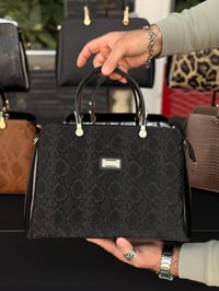 حقيبه ملكيه • حجم كبير • ثلاث خانات