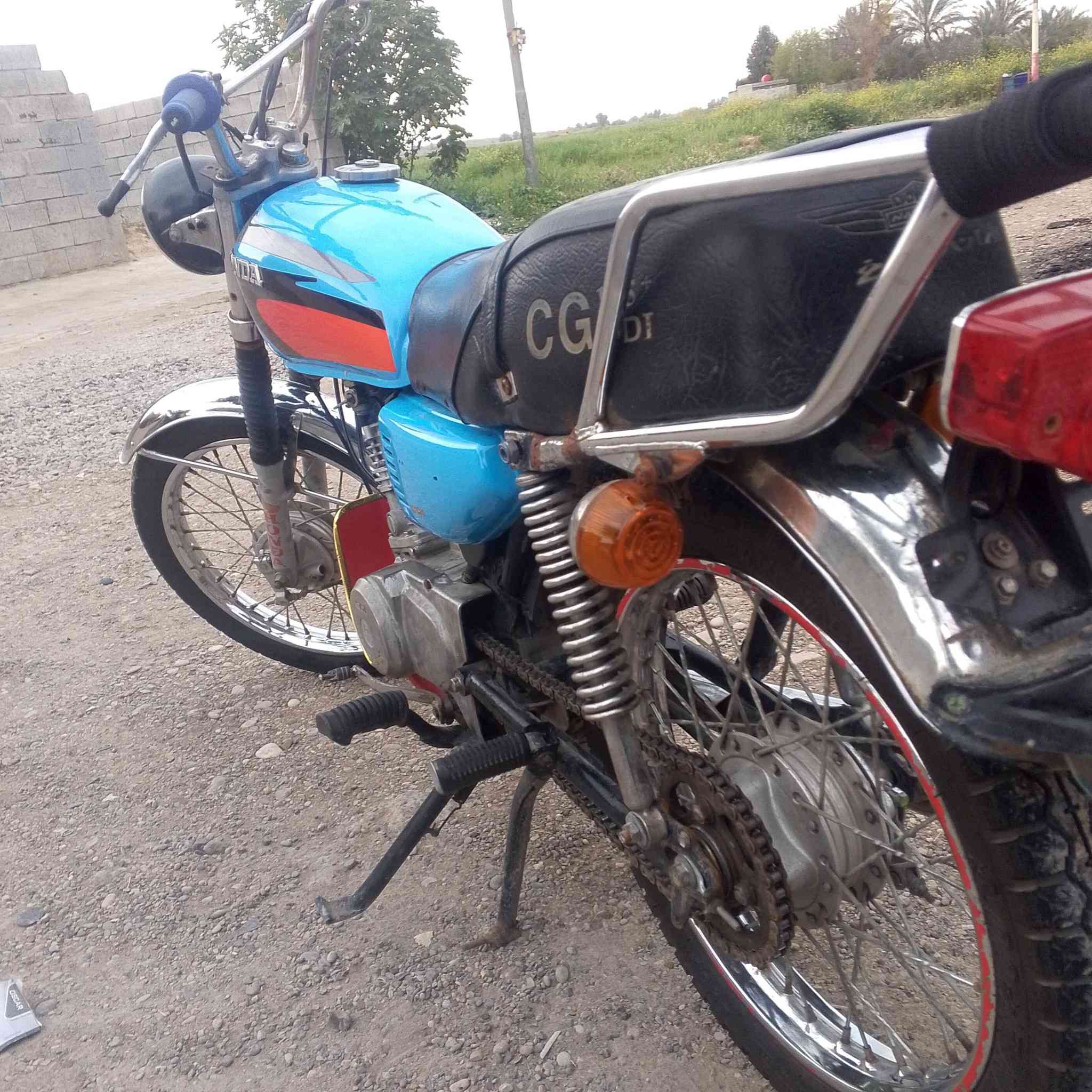 للبيع سعرة 250 وبي مجال قليل نضيف محركة ناعم  اي استفسار اتصل ***********
