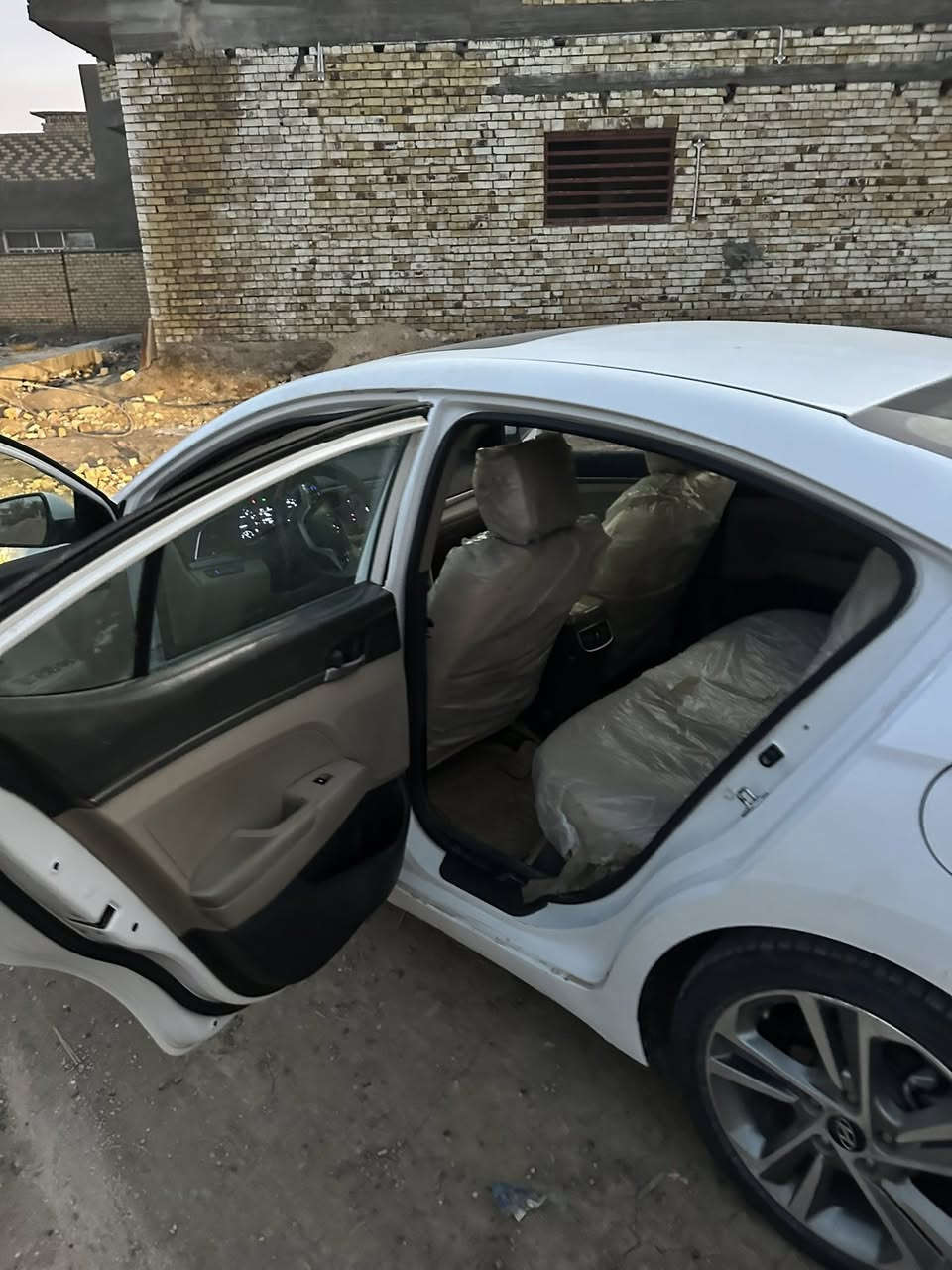 سلام عليكم النترا للبيع ٢٠١٨ خليجي فول مواصفات عده البصمه قطعتين تبريد ثلج رقم اربيل بسمي تحويل وكالة ثاني يوم مابيها نقص ادامه كامله مسوي الها حداديه جديده ماتصرف عليها ابد السونار مرفق بل منشور السعر ١٢٨ وبيها مجال للأستفسار: ***********
